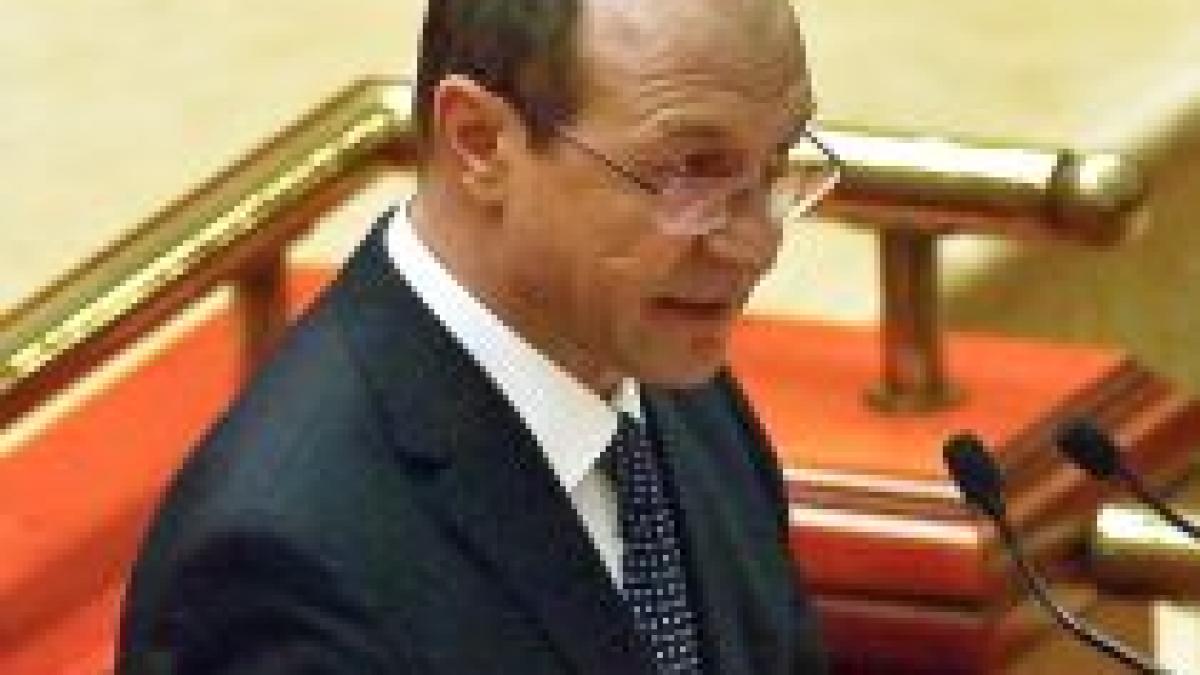 basescu 700 de km de autostrada in 2011