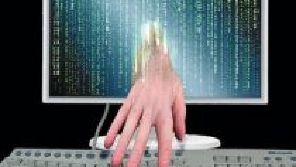 hackeri romani arestati pentru furtul electronic a peste 350 000 de euro