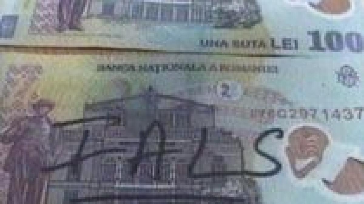peste 150 de bancnote false de 100 de lei puse in circulatie in arad timis si bihor