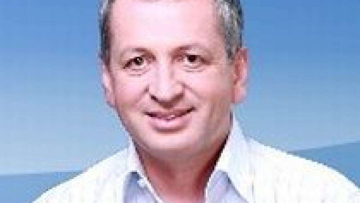 deputatul pnl relu fenechiu evacuat din cabinetul sau din prefectura iasi