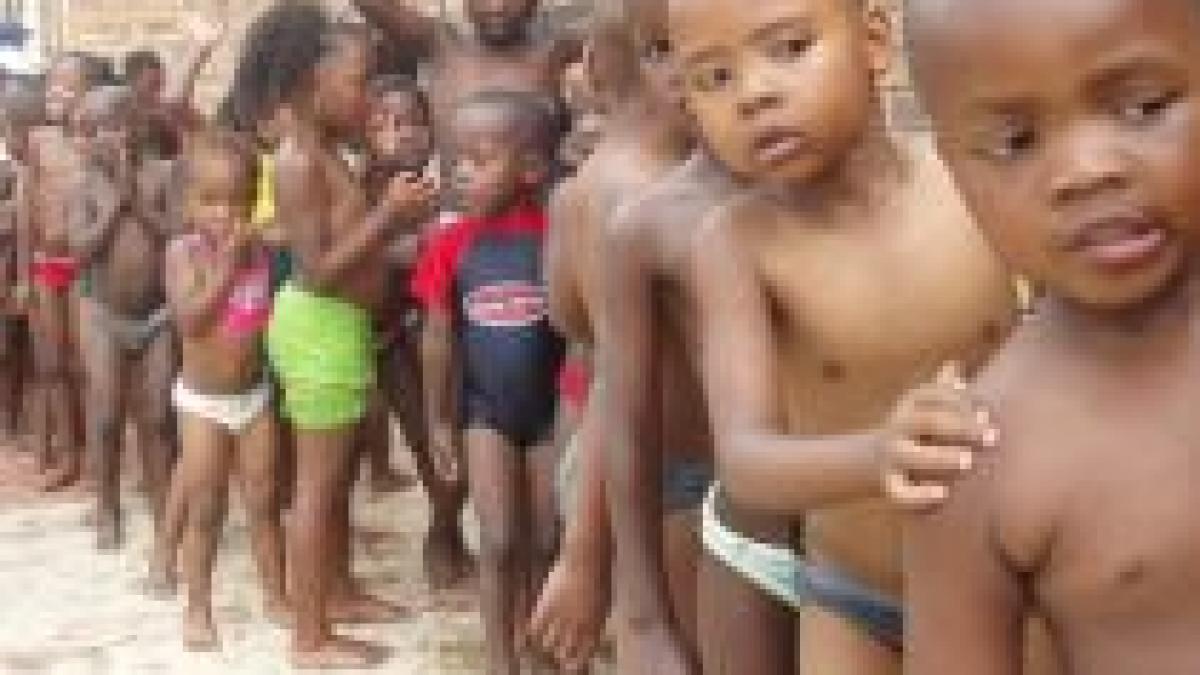 criza economica ameninta direct vietile a sute de mii de copii