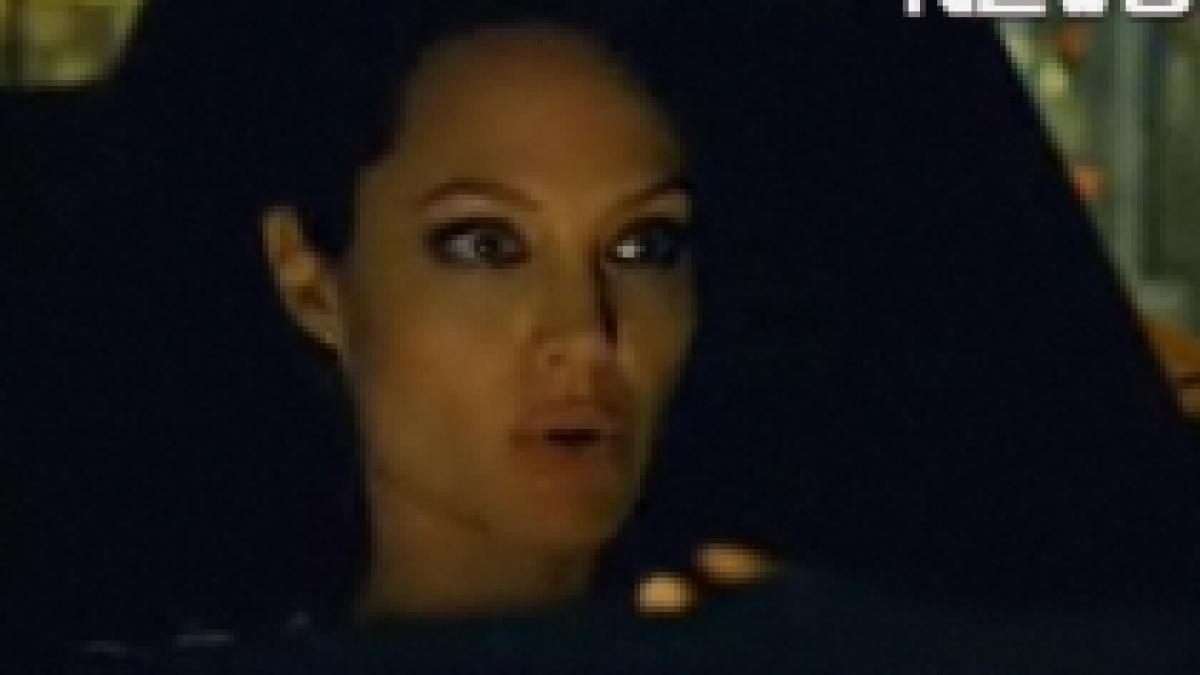 reclama la un film cu angelina jolie interzisa in marea britanie