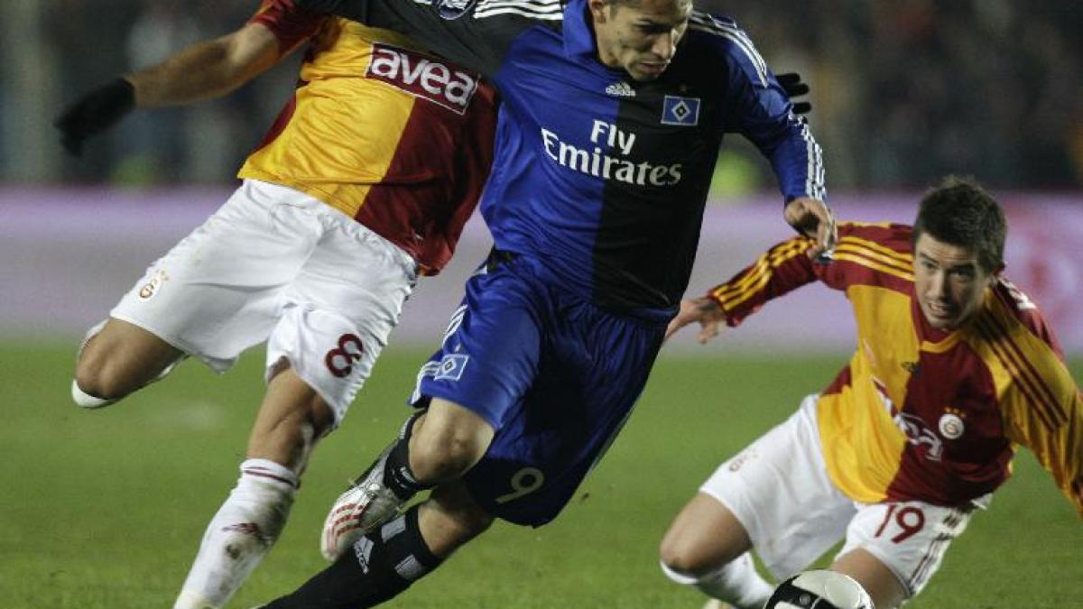 galatasaray hamburger sv 2 3 turcii lasati acasa dupa ce au condus cu 2 0 video