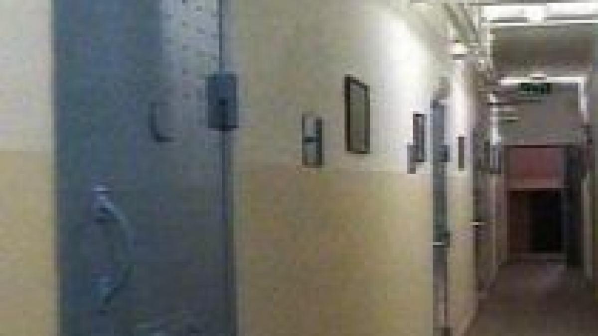 inchisorile lovite de criza cheltuielile de intretinere a infractorilor se vor micsora