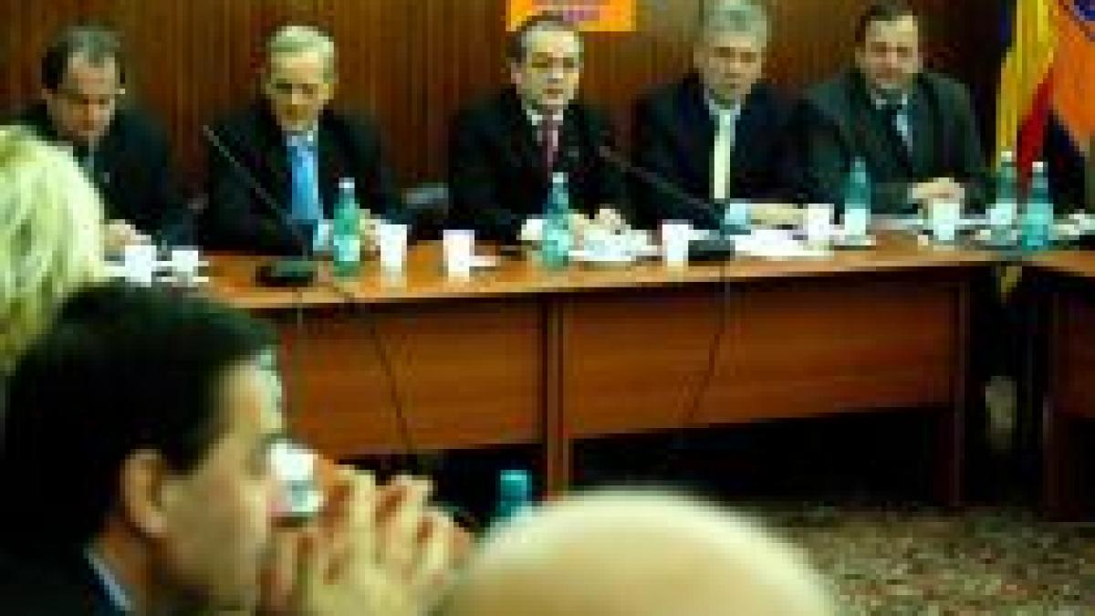 cenzura in pd l liderii partidului se plang ca le sunt verificate apelurile telefonice