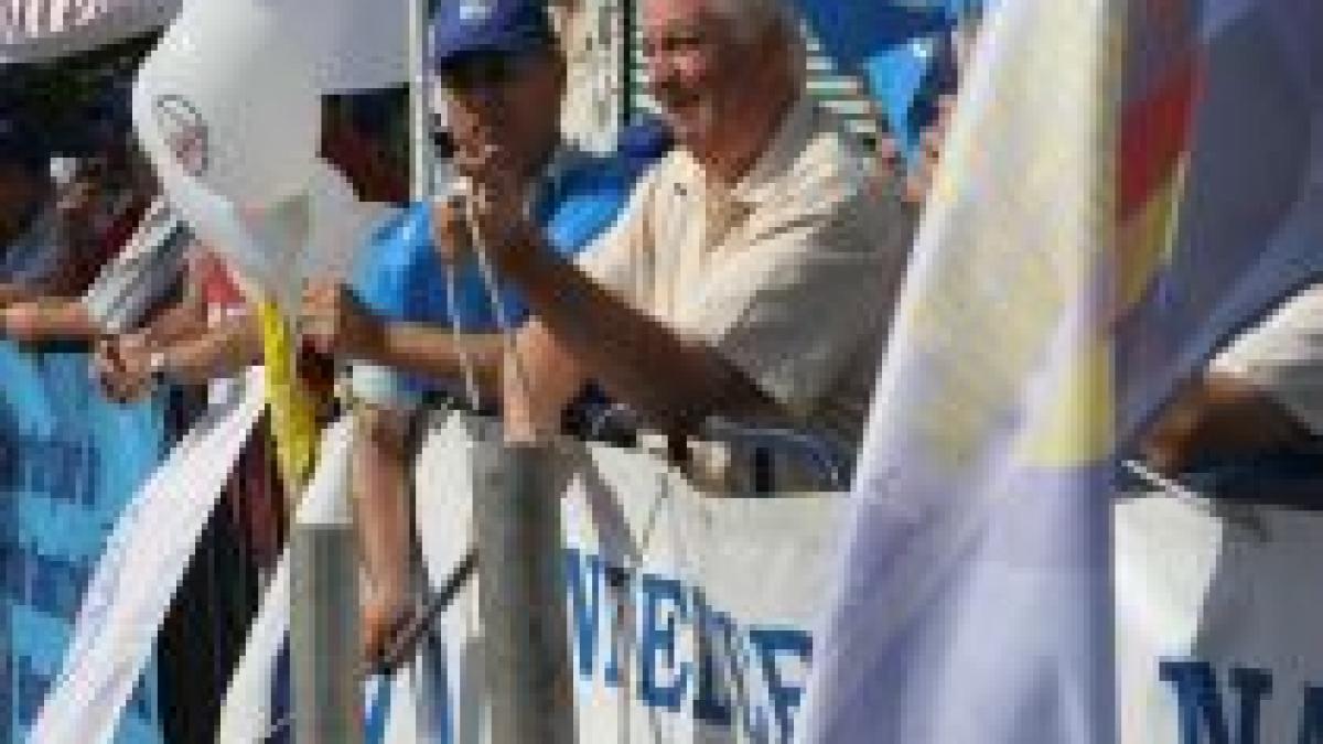 sindicalistii din cartel alfa striga hotie hotie la sediile psd si pdl