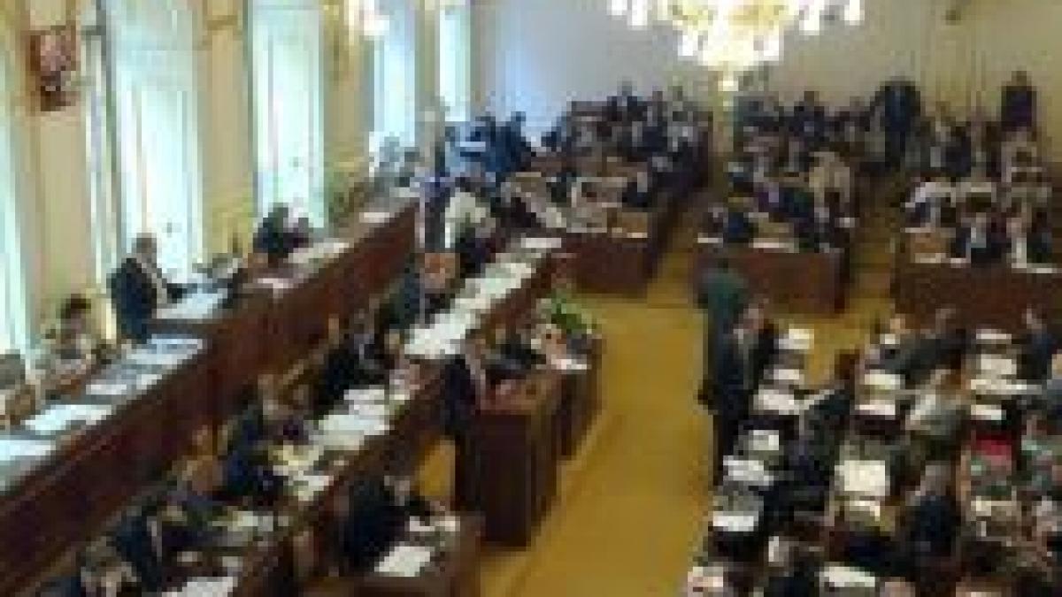 deputatii cehi examineaza motiunea de cenzura impotriva guvernului condus de mirek topolanek