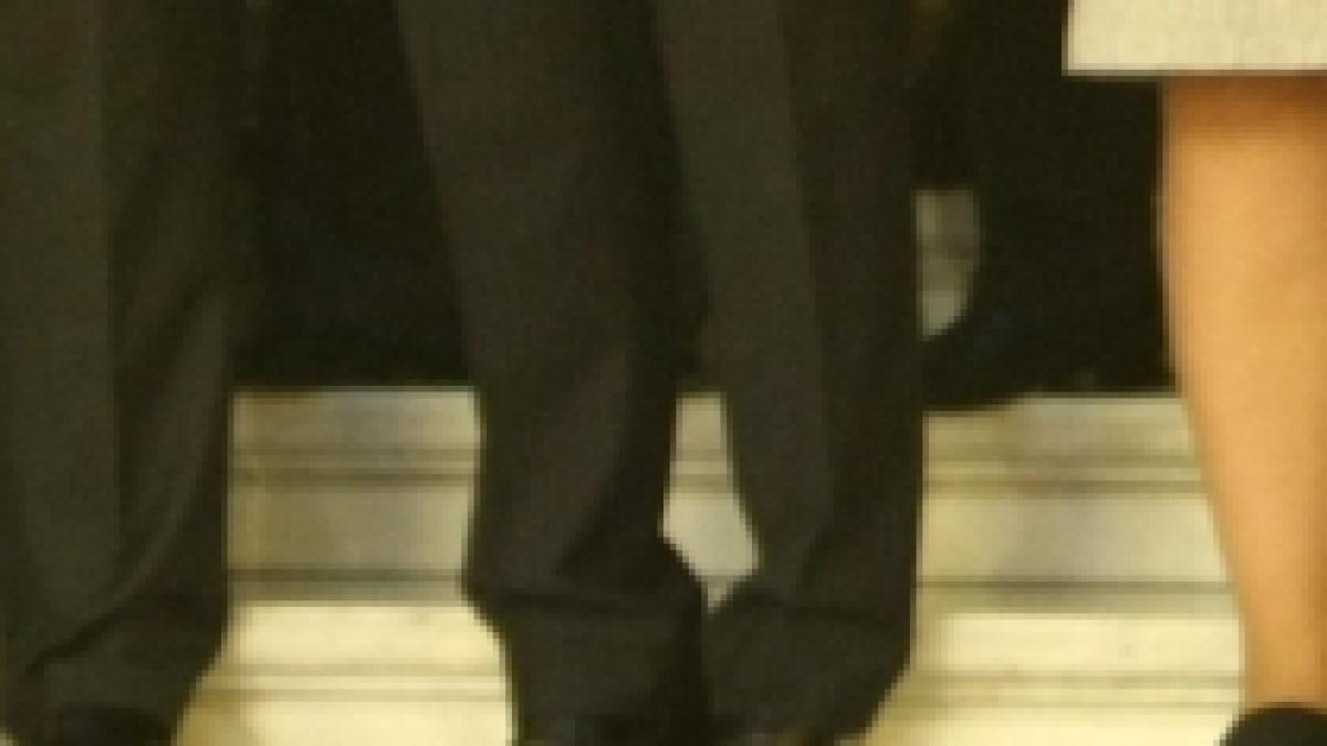 emil boc se ridica pe varfuri la summit ul procurorilor foto