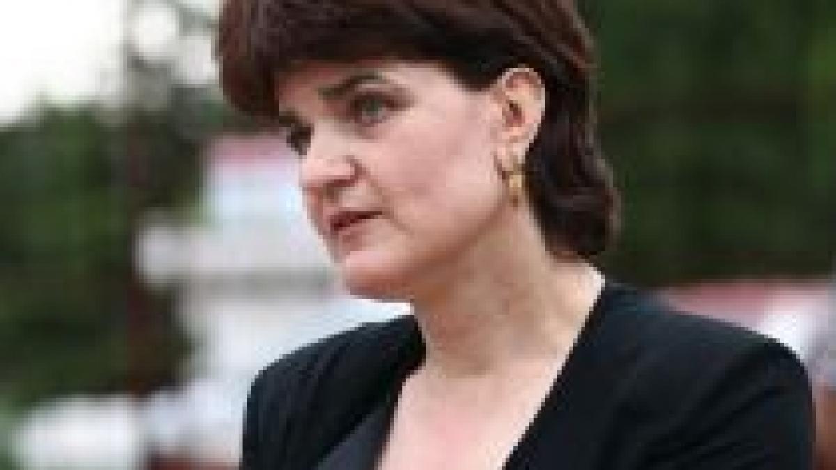 elisabeta lipa presedinta a cs dinamo va conduce doua barci in acelasi timp dinamo si federatia de