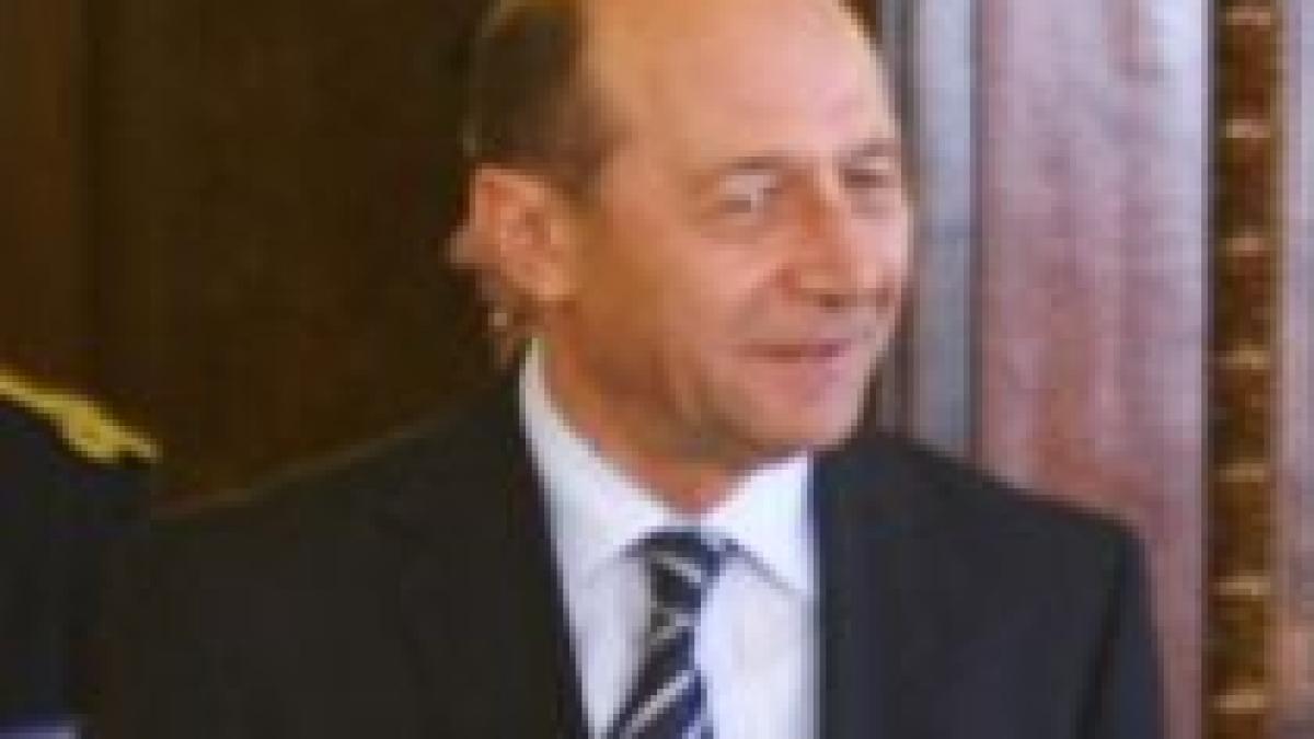 traian basescu participa la sedinta de bilant a sri