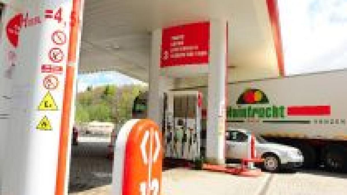 benzina si motorina de la lukoil mai scumpe cu 6 bani pe litru