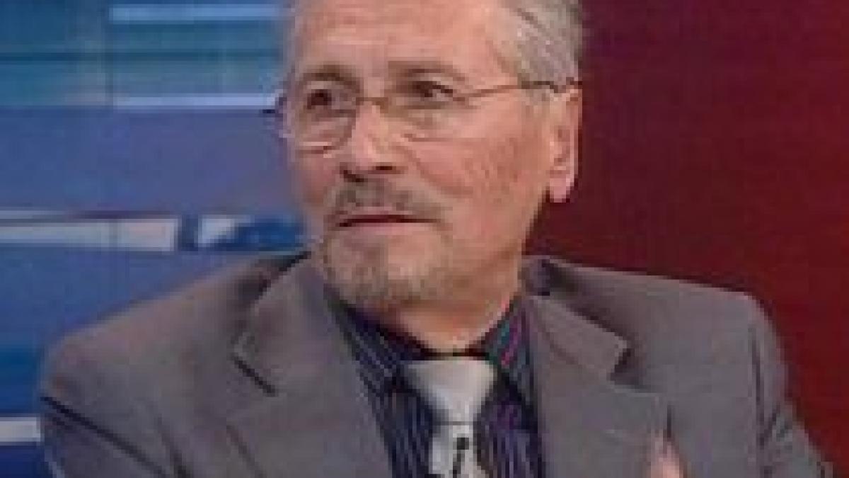 emil constantinescu salvarea noastra este echipa de profesionisti a bnr condusa de mugur isarescu