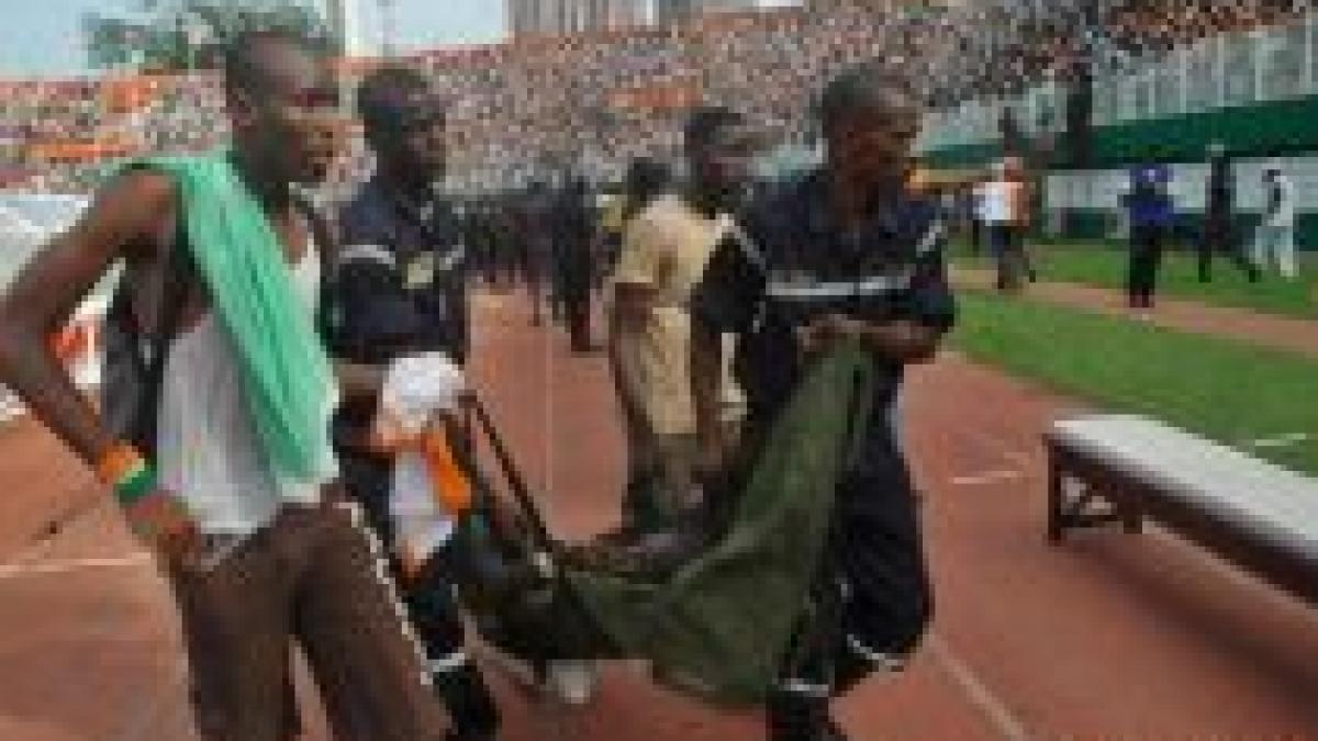 s au ingramadit sa l vada pe drogba si a urmat haosul 22 de morti si 130 de raniti video