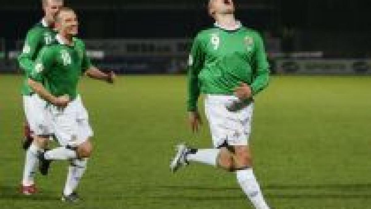 un obiect aruncat din tribuna ar putea insemna o sanctiune serioasa pentru irlanda de nord