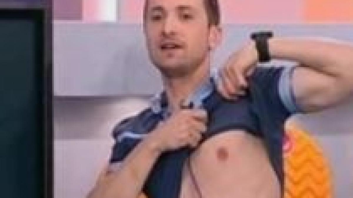 crudu reloaded dani otil isi arata sfarcul de 1 aprilie video crudu reloaded dani otil isi arata sfarcul de 1 aprilie video