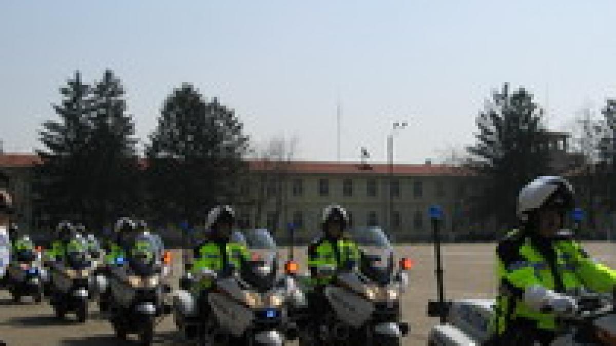 instructie a politistilor motociclisti romani pe ritmuri franceze foto