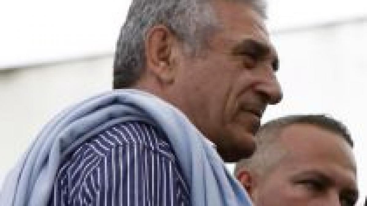 procurorul maximilian balasescu il da in judecata pe giovanni becali