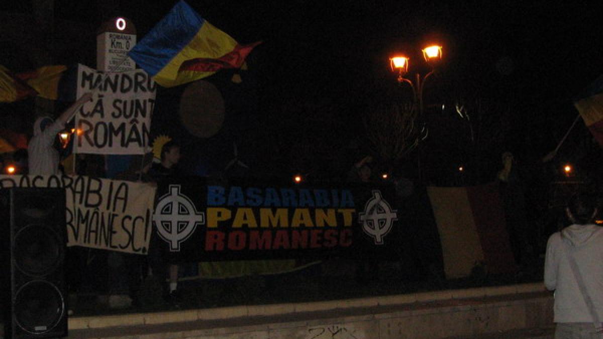 piata universitatii din bucuresti voronin esti o mizerie video foto