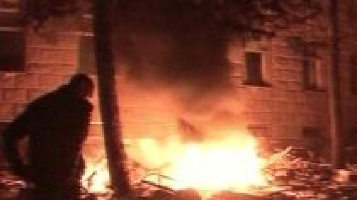 mai moldova am tras cu gloante oarbe dar putem folosi si gloante adevarate 200 de arestari video