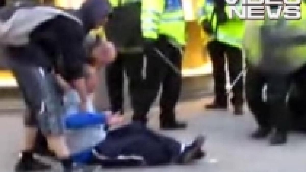 un om a murit in timpul summit ului g 20 la putin timp dupa ce a fost atacat de un politist video