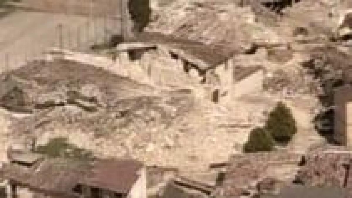 un roman care fura din casele parasite in urma seismului din italia a fost arestat