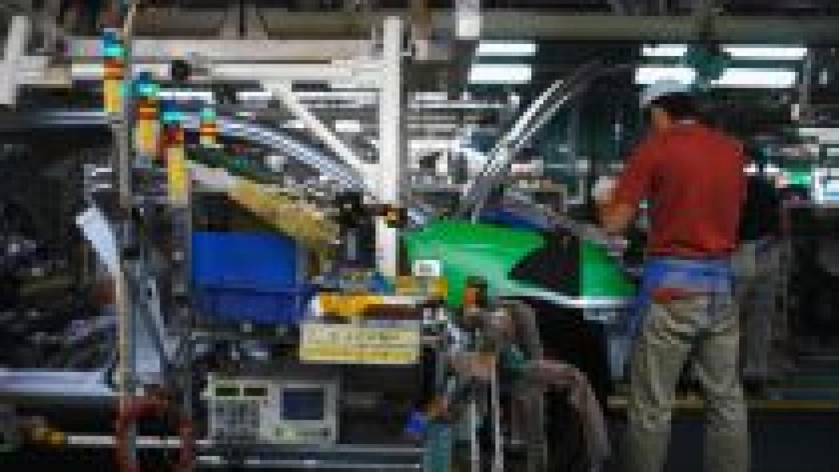 japonia acorda 3 7 miliarde de dolari pentru a sustine sectorul auto cu poluare redusa