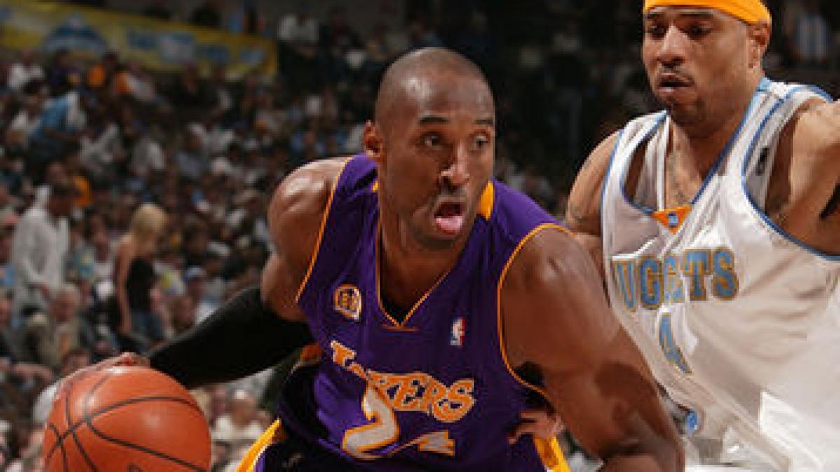 lakers castiga derbyul vestului 116 102 cu denver nuggets video