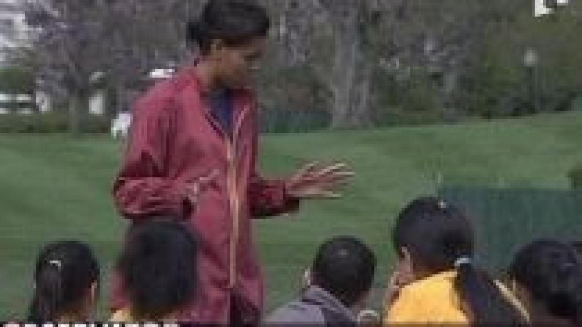 michelle obama prima doamna a statelor unite s a apucat de gradinarit video