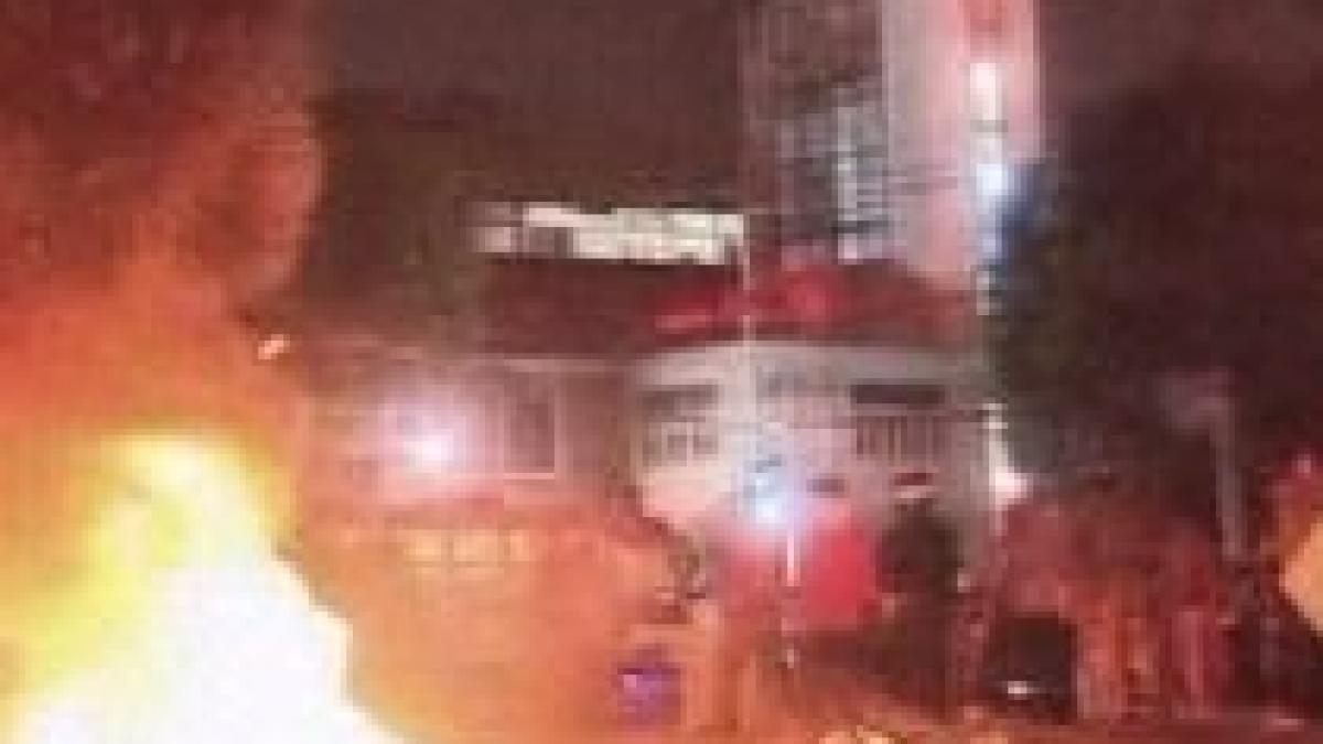 70 de protestatari raniti in timpul manifestatiilor din thailanda oamenii cer alegeri anticipate