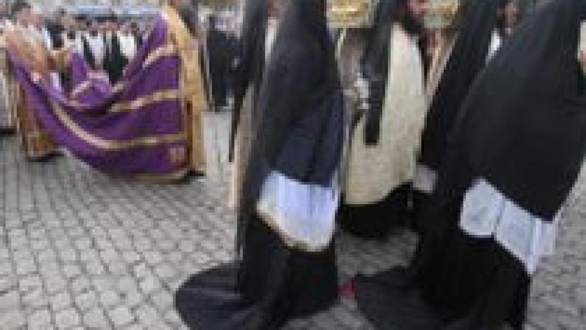 ispasire parlamentara majorari salariale si fonduri acordate lacaselor de cult