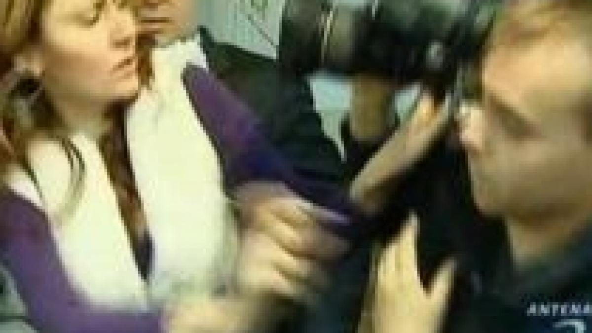 justitie privata in hala obor din capitala o vanzatoare i a spart arcada unui jurnalist video