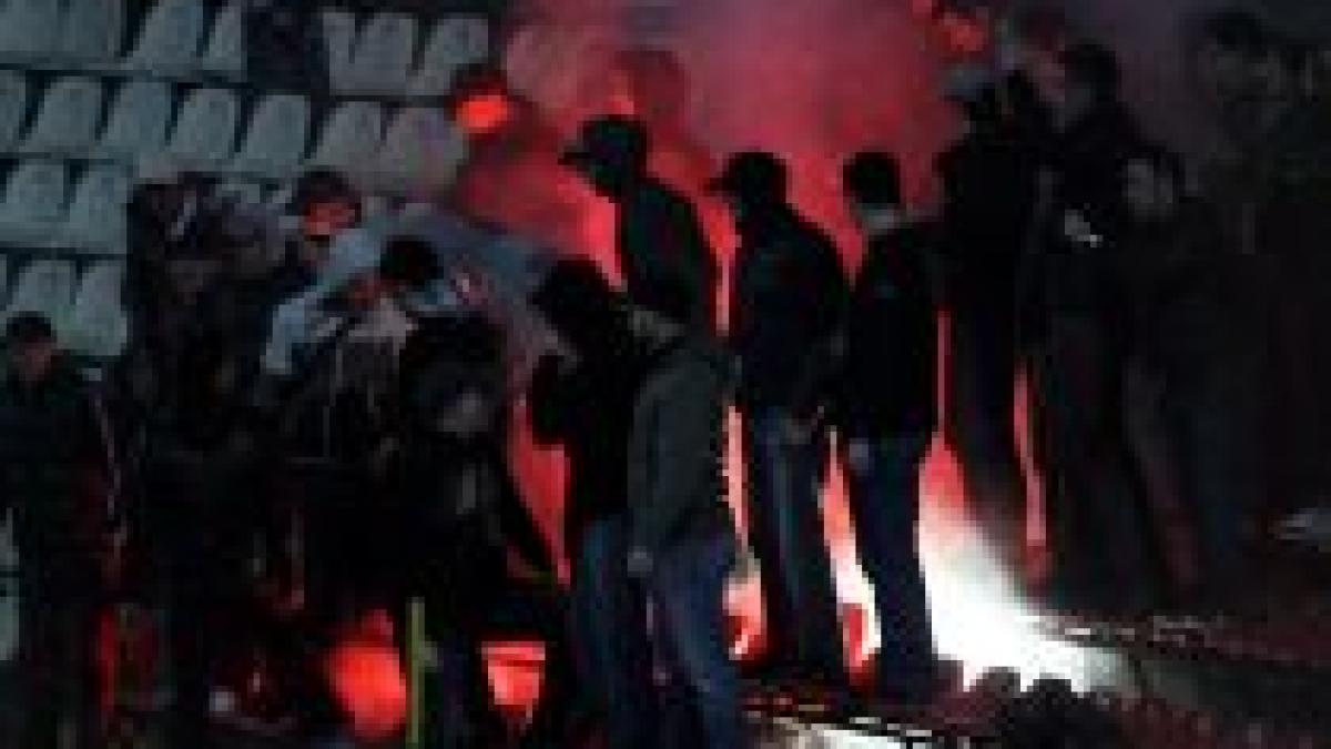 liderul galeriei dinamoviste din pch elias bucurica interzis un an pe stadioane video