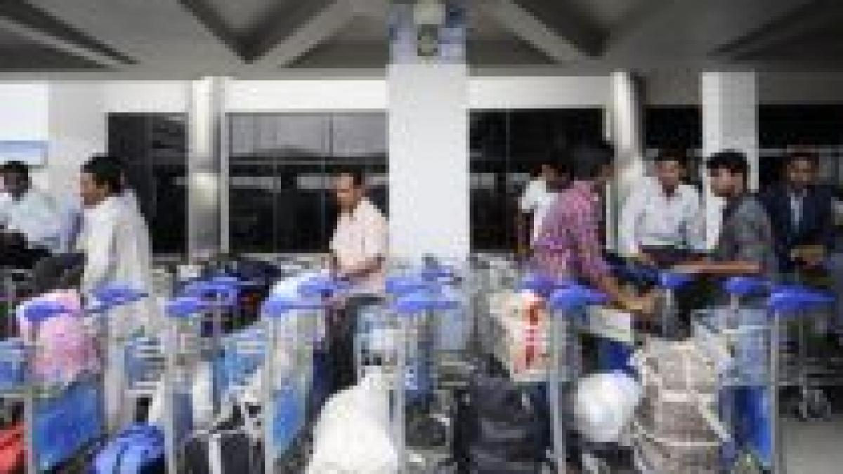 bangladesh sute de mii de oameni evacuati din calea unui ciclon