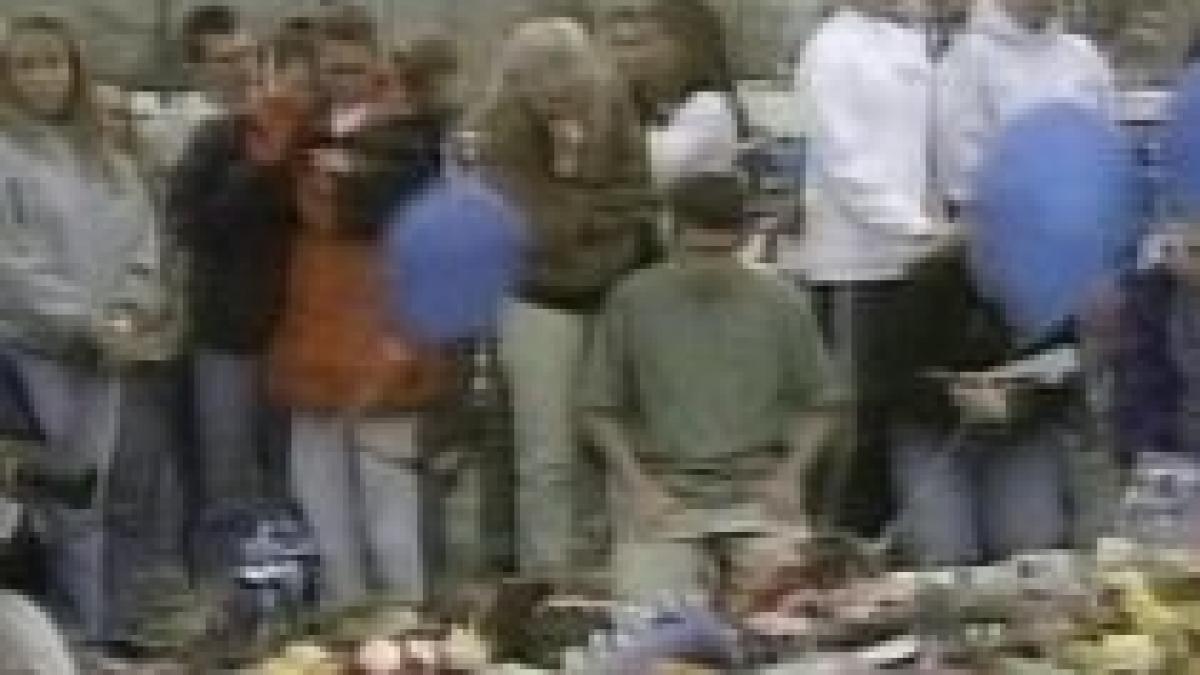 americanii comemoreaza 10 ani de la masacrul de la liceul columbine video