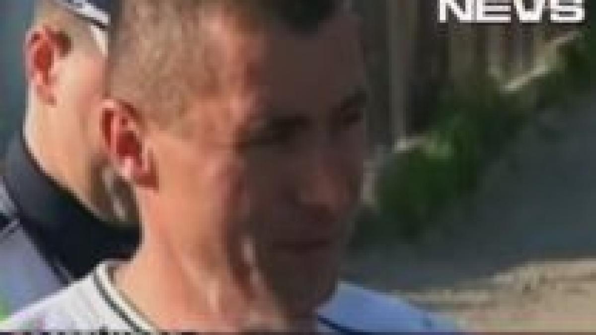 scandalagiu la volan un barbat refuza sa sufle in etilotest dupa ce a facut un accident video