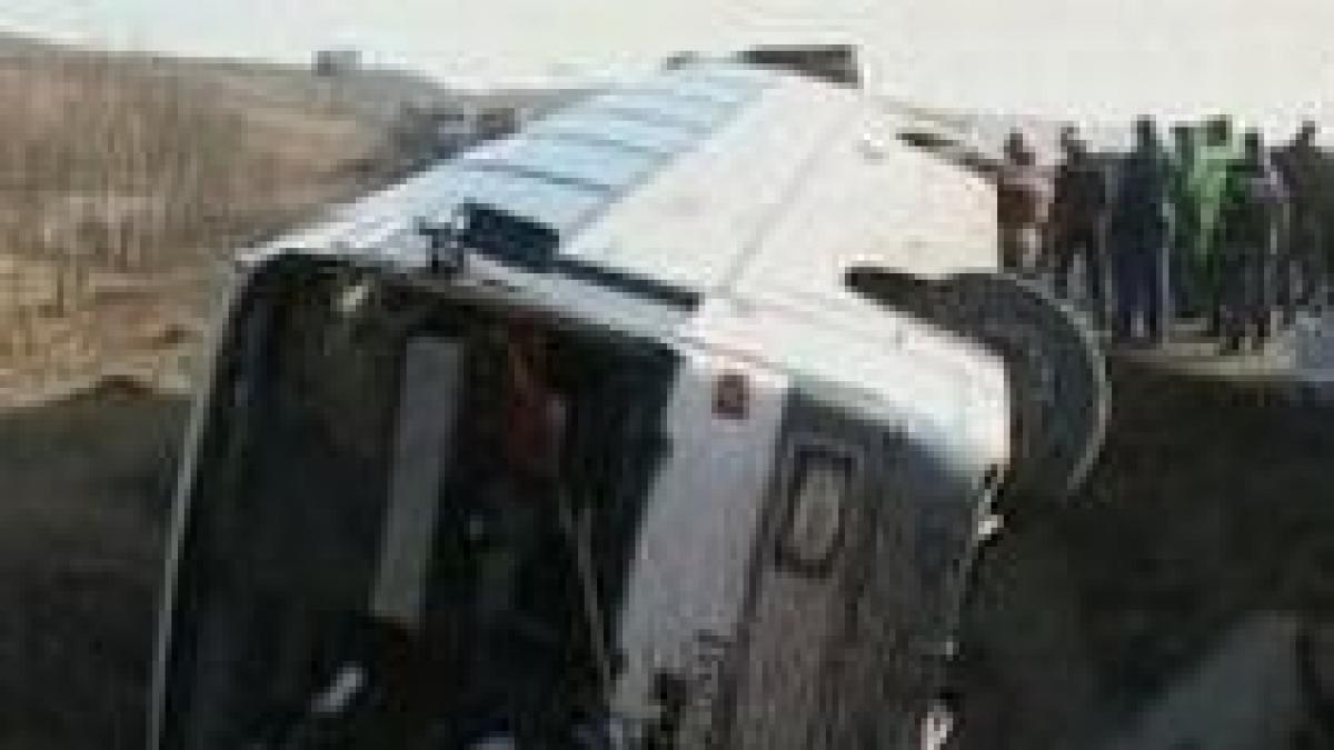 brazilia sapte turisti au murit si 28 au fost raniti dupa ce autocarul lor s a rasturnat