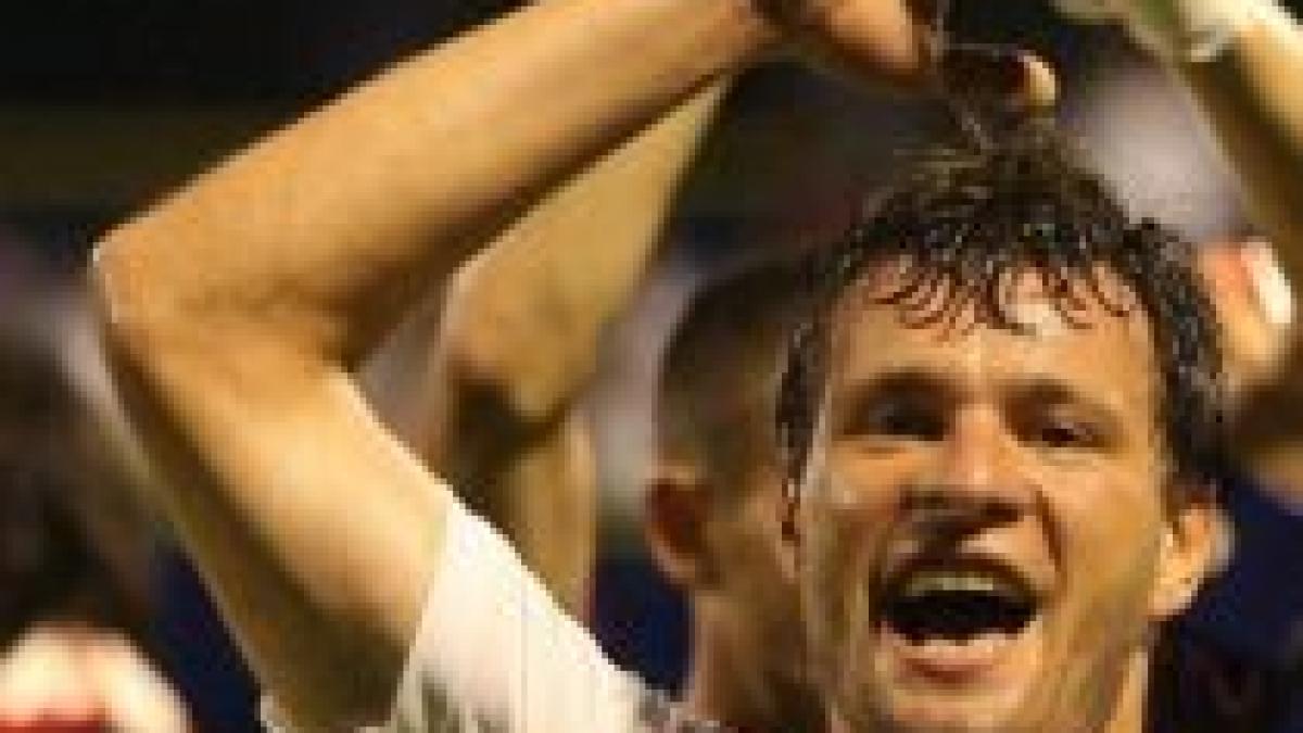 dinamo gloria 5 0 niculae i a sagetat pe bistriteni cu capul dupa care a intrat in poarta video