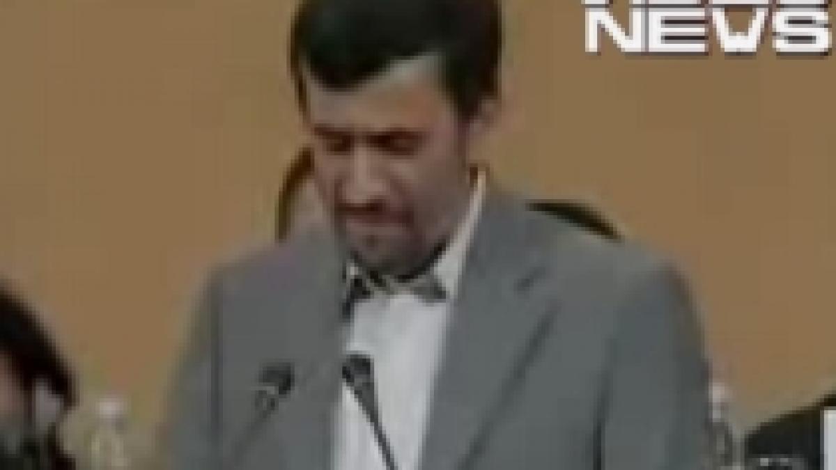 probleme la conferinta onu impotriva rasismului presedintele iranian atacat de un clovn video