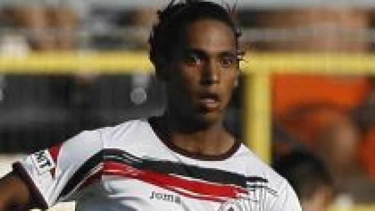 lunetistul eric invinge de unul singur gloria buzau scor 2 1 si gaz metan spera la salvare