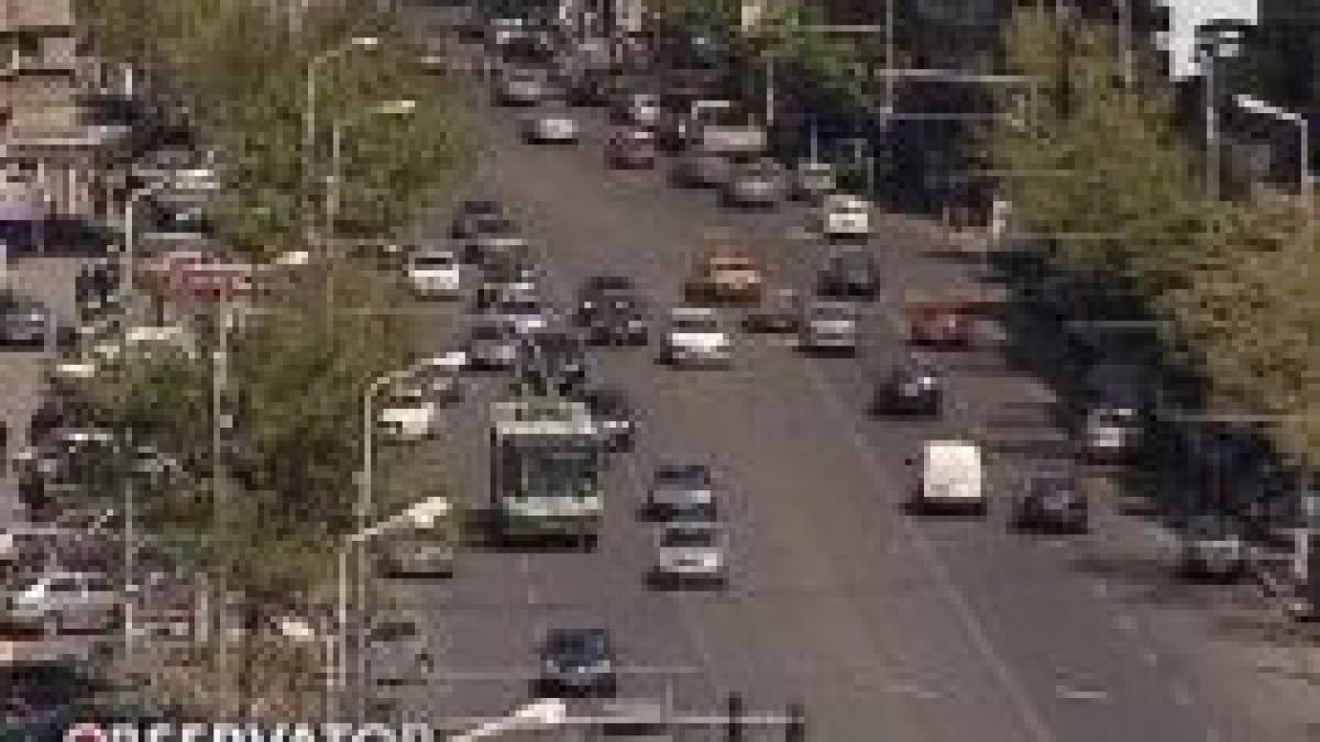 primul culoar unic pentru tramvaie si autobuze va fi gata pana la jumatatea lunii mai