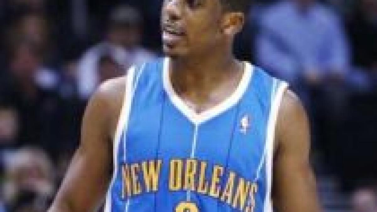 umilinta istorica hornets nuggets 63 121 lakers se califica in runda a doua video