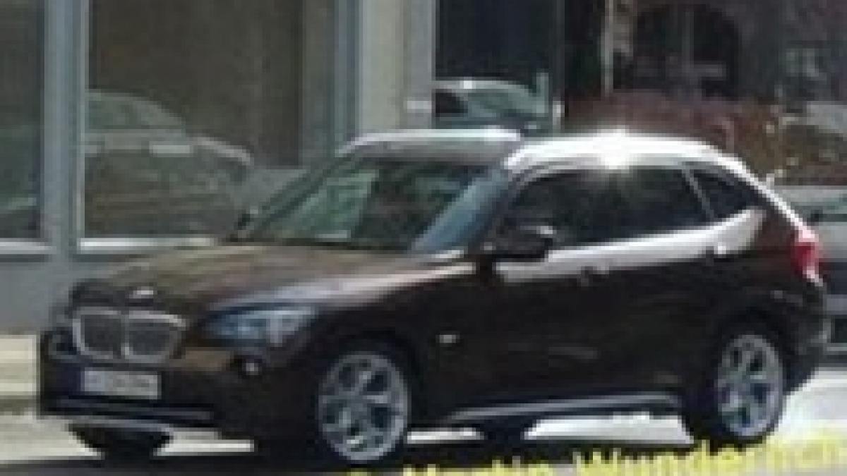bmw x1 modelul de serie surprins fara camuflaj in timpul unei sedinte foto foto
