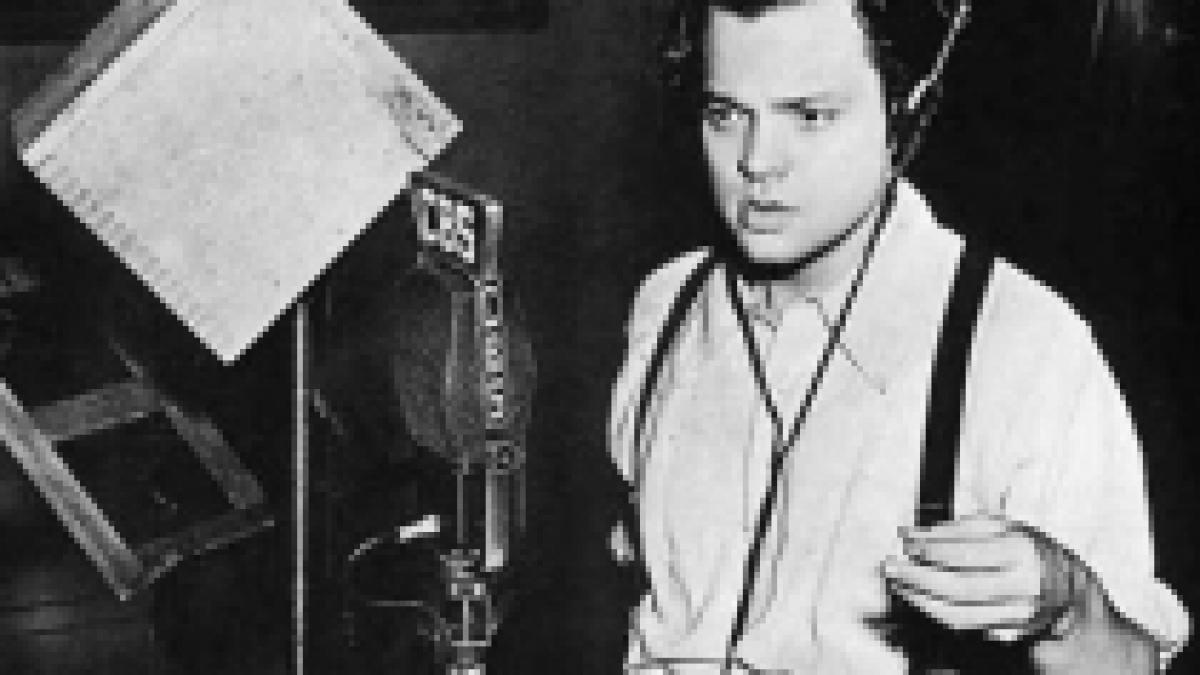 cutremur si somatii hitler despre razboiul lumilor decadenta democratiei ce pozitie ar fi adoptat