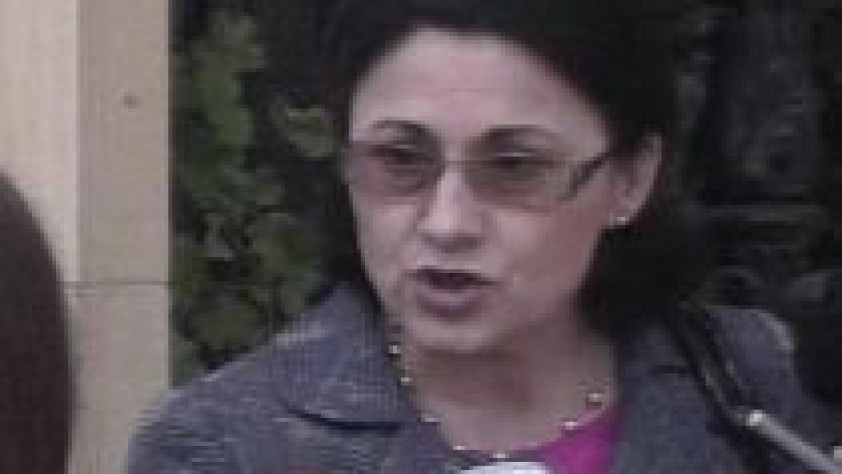 ecaterina andronescu salariile profesorilor nu se micsoreaza si nu vor fi disponbilizari video