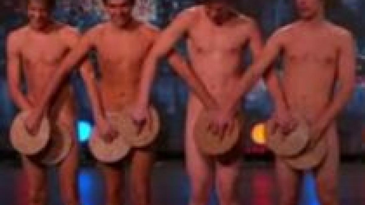 full monty varianta suedeza patru tineri danseaza goi pe scena la emisiunea sweden s got talent