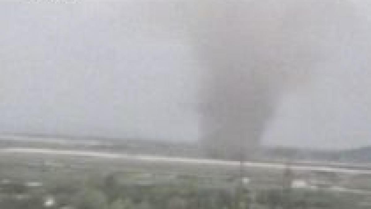 o tornada de praf s a format din senin la rovinari video