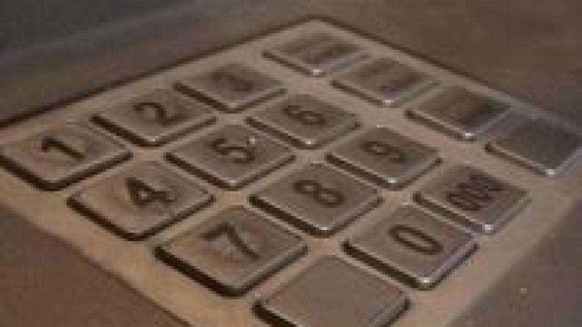 bancomatele de pe litoral nu pot face fata numarului mare de turisti