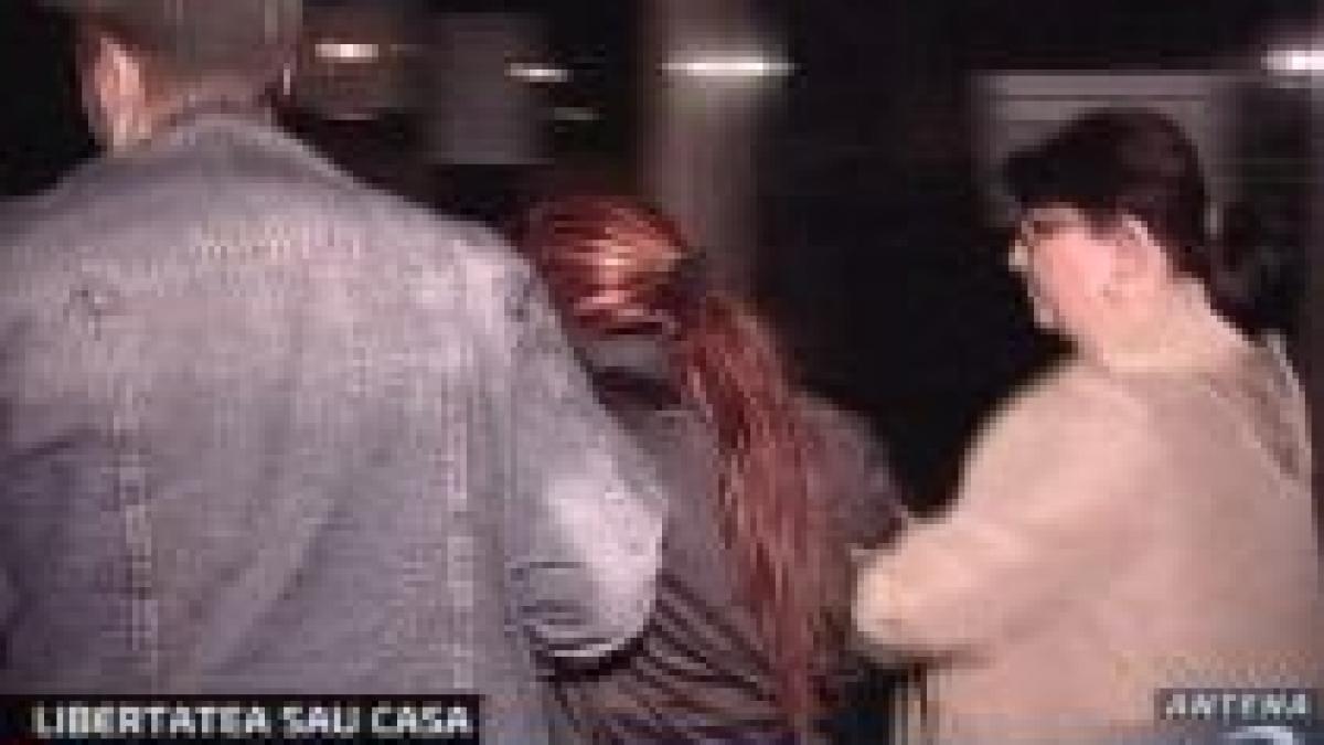 patru persoane cercetate in arest deoarece sechestrau batrani pentru a le lua apartamentele video