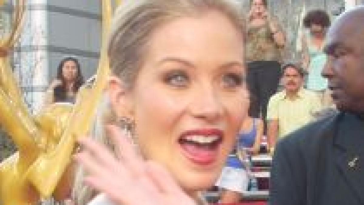 christina applegate votata cea mai frumoasa femeie din lume