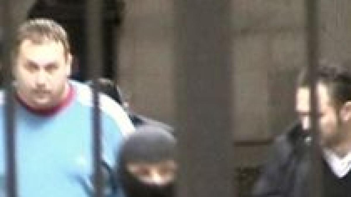 filmul mitei ofiterii de la crima organizata arestati 29 de zile primeau spaga chiar in birou